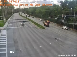Traffic Cam University Dr and NW 2nd St (SB)
